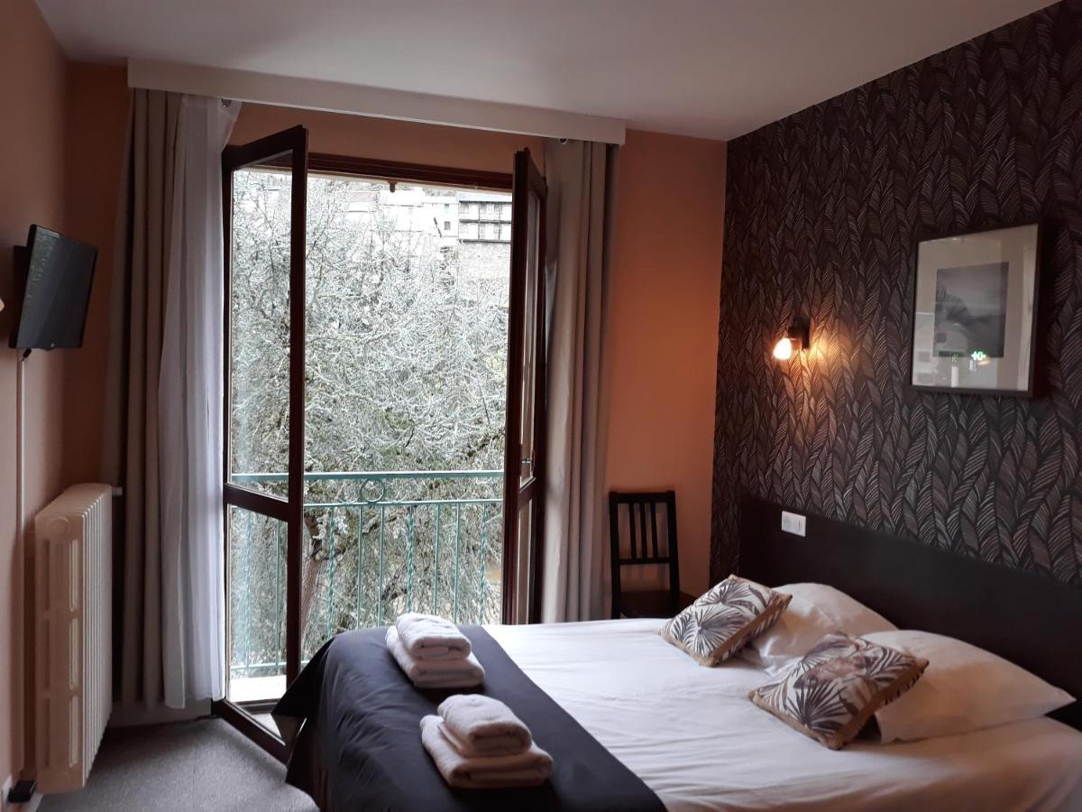 Hotel Ambroise ユゼルシュ エクステリア 写真