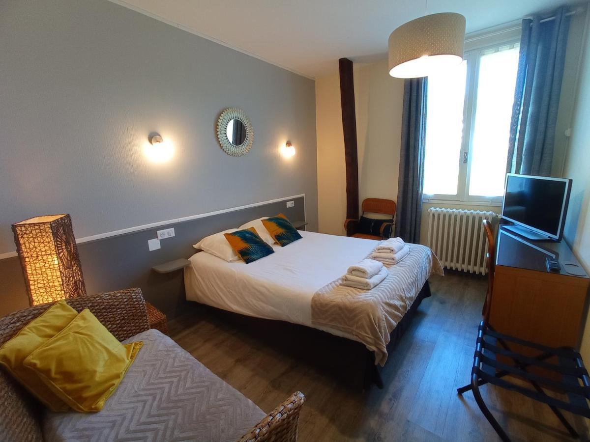 Hotel Ambroise ユゼルシュ エクステリア 写真